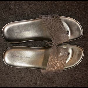 Donald J Pliner Sandals Size 9.5 Great Condition